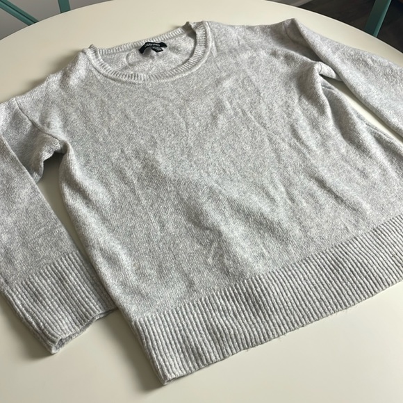 Ellen Tracy Soft Light Gray Boyfriends Sweater- Large - Picture 4 of 10